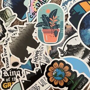 30 Travel‎ Themed Stickers